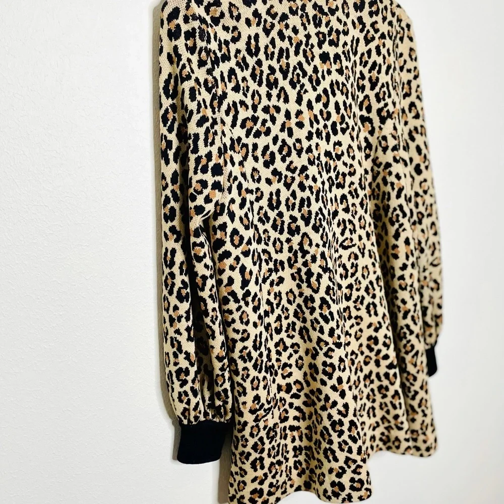 St. John Separates Leopard Button down Sweater‎ Coat